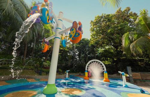 Wack-Wack Greenhills Hotel | Elegant Edsa Shangri-La, Manila with Pool & Breakfast