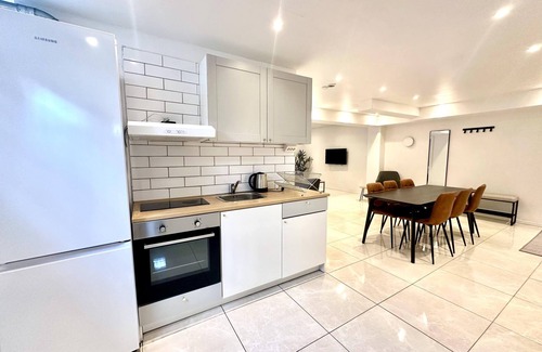 Edsberg Apartment | Discover Hotell Seglet: Pet-Friendly with Oceanfront Views