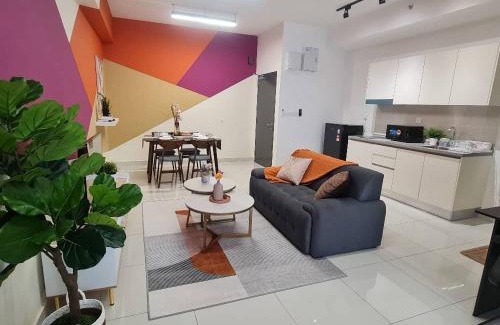 Petaling District Apartment | Edusentral setia alam amy studio cozy ambient