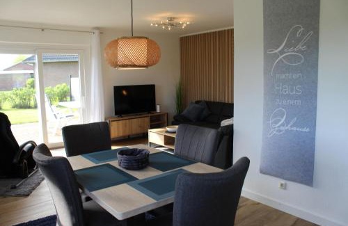 Norderhafen House | Oceanfront Haven: Een A Uthlande with 8.8/10 Rating