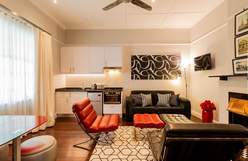 Stellenbosch Central Hotel | Cozy Eendracht Apartments with Kitchen & Breakfast Included