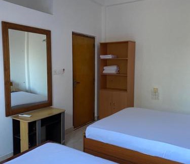 Arunagiri Nagar Apartment | Eesan Guest House