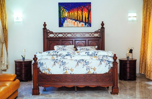 Accra Hotel | Eey Kay Booking Ghana