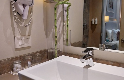 Bhavnagar Hotel | Experience Efcee Sarovar Premiere Bhavnagar: 5-Star Comfort
