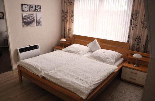 Effeld Hotel | Welcoming Effelder Bürgerstube: A 4-Star Pet-Friendly Retreat
