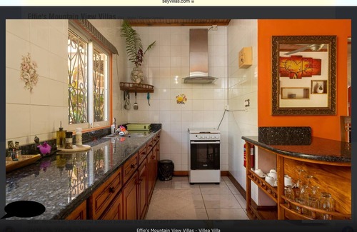 Mahe Island Villa | Tranquil Effi Mountain View Colibri Villa with Breakfast