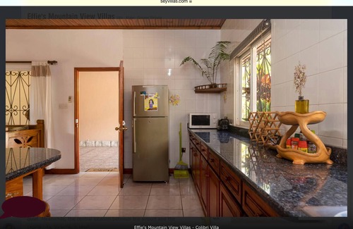 Mahe Island Villa | Budget-Friendly Effie Mountain View Halona Villa with Breakfast