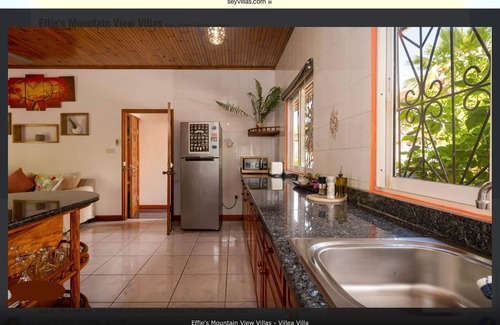 Mahe Island Villa | Budget-Friendly Effie Mountain View Halona Villa with Breakfast