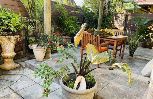 Zig Zag Ward Villa | Discover Effies Mountain View Villa with Breakfast Included