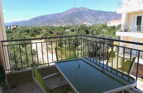 Paralio Astros Apartment | Budget-Friendly Efi Apartment - Guest Rated 9.8, Child Friendly