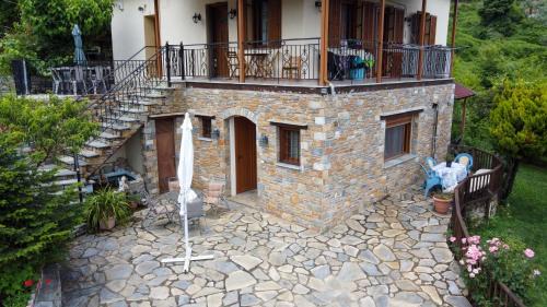 Agios Dimitrios Apartment | Kid-Friendly Efi's Guest House with High Guest Ratings