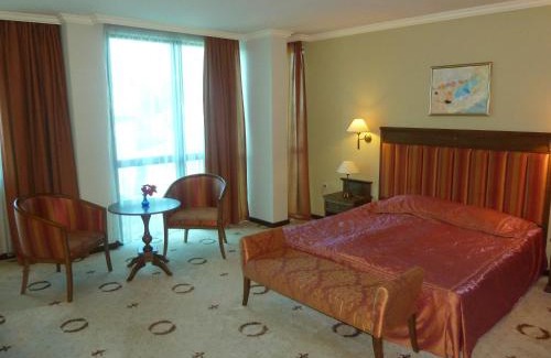 Stara Zagora House | Discover Hotel Efir: 4-Star Comfort with Hot Tub & Breakfast