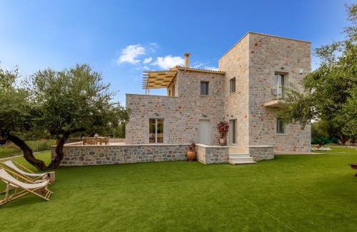 Mavrovouni House | Exclusive EFMAR Residences: Family-Friendly Comfort Awaits