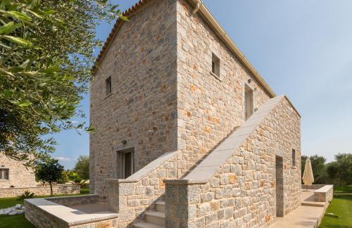 Mavrovouni House | Exclusive EFMAR Residences: Family-Friendly Comfort Awaits