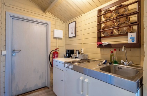 Kirkjubaejarklaustur Hotel | Cozy Efri-Vík Bungalows with Family-Friendly Amenities