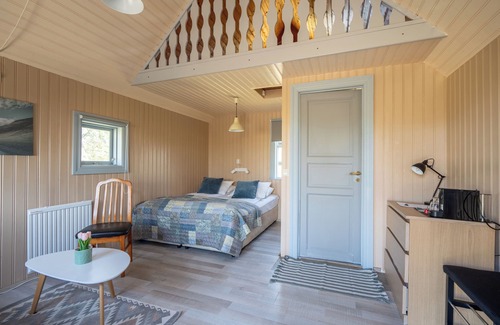 Kirkjubaejarklaustur Hotel | Cozy Efri-Vík Bungalows with Family-Friendly Amenities