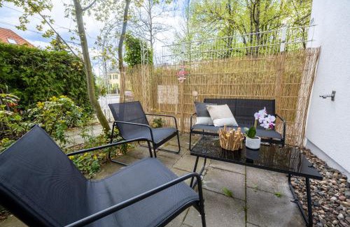 Suedvorstadt Apartment | Central EG Wohnung with Terrace & Family-Friendly Amenities