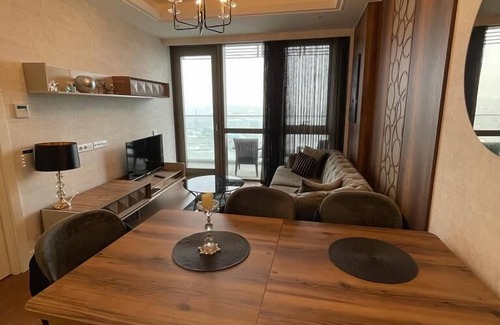Ikitelli Apartment | Discover Egarcom: Family-Friendly with Pool Access