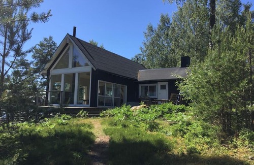 Tamta House | Exclusive Island Retreat with Oceanfront Views & Pet-Friendly