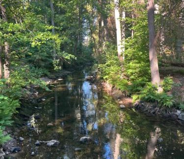 Tyreso House | Charming Retreat in Tyresö Trollbäcken with Canoes Included