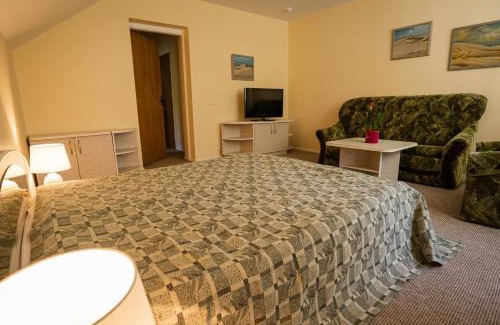 Juodkrante Hotel | Family-Friendly Retreat at Egliu Slenis with Top Ratings