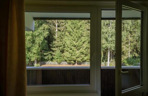 Juodkrante Hotel | Family-Friendly Retreat at Egliu Slenis with Top Ratings