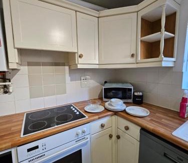 Egremont Apartment | Egremont Modern 2-Bedroom Serviced flat