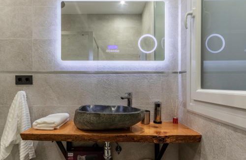 Indautxu Apartment | Elevate Your Stay at Eguia Home with Family-Friendly Comfort