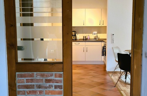 Schwanbeck Apartment | Eco-Friendly Getaway at Ehemalige Scheune am Dassower See