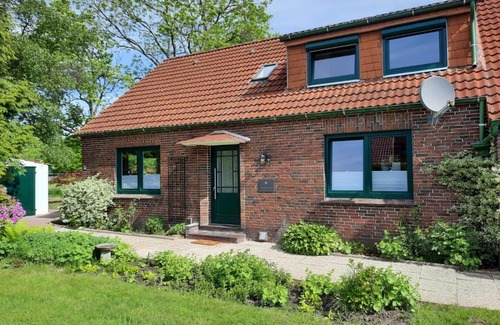 Roggenstede Villa | Relax at Heimathafen: 4-Star Retreat with Ocean Views