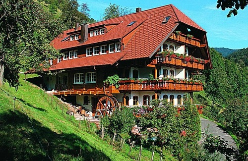 Bad Peterstal-Griesbach Apartment | Experience Ehrenmättlehof: Guest Rated 10/10 Holiday Apartment