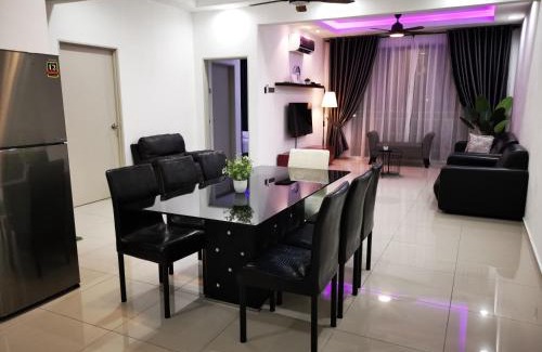 Sepang Apartment | Relax at Ehsan Residence: Poolview & Free WIFI Delight