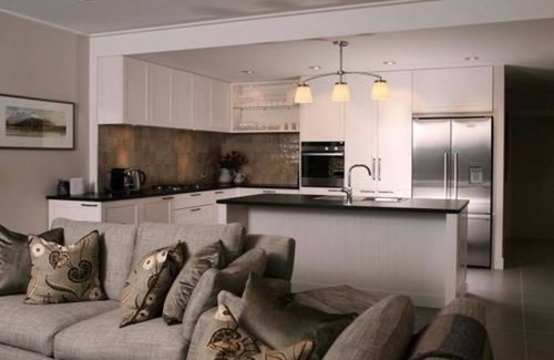 Queenstown City Centre Cabin | Elegant Eichardt's Private Hotel: Spa & Hot Tub Retreat