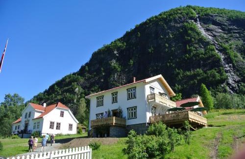 Skjolden House | Oceanfront Eide Gard: Family-Friendly with Breathtaking Views