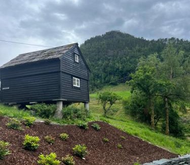 Eikelandsosen House | Exceptional Eidegrend Boutique Hotel with Private Beach Access