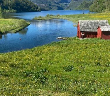 Eikelandsosen House | Exceptional Eidegrend Boutique Hotel with Private Beach Access
