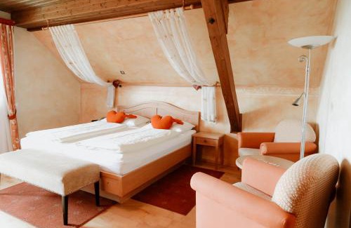 Eidenberg House | Discover Eidenberger Alm: Pet-Friendly with Ocean Views