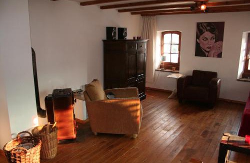 Eisenschmitt House | Discover Eifel Duitsland: Pet-Friendly Retreat with Ocean View