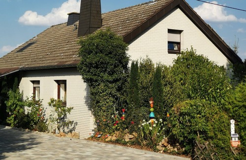 Nettersheim Apartment | Top-Rated Eifelferienkurth with Ocean View & Family Amenities