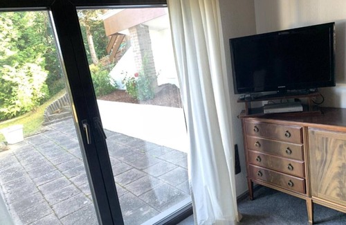 Nettersheim House | Cozy Eifeloase Sophia: Family-Friendly with Kitchen & Breakfast