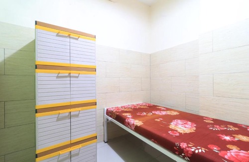 Gambir House | Discover Eiffel Residence Batu Tulis 37 - Female-Only Retreat