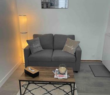 Quartier de Javel Apartment | Enchanting Eiffel Tour Retreat for Family-Friendly Getaways