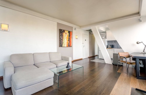 16th Arrondissement Apartment | Charming Eiffel Tower Apartment with Terrace and Pool