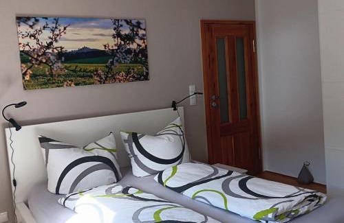 Duempelfeld House | Family-Friendly Eifler Brunnenhaus: Ideal for All Ages