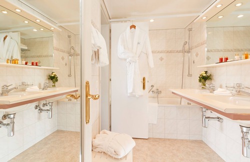 Murren Hotel | Elegant Eiger Mürren Hotel: Guest Rated 9.8, Spa & Pool