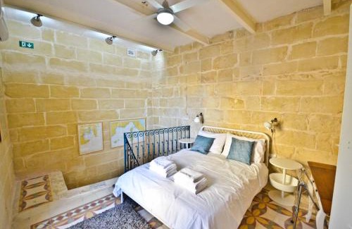 Birgu House | Explore Eight Point Living 6B - Rated 9.1/10 by Guests