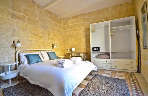 Birgu House | Explore Eight Point Living 6B - Rated 9.1/10 by Guests