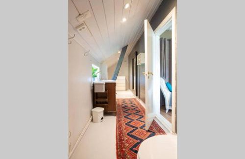 Modum House | Charming Eika Cottage: Guest Rated 9.7, Pet Friendly Retreat