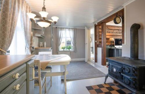 Modum House | Charming Eika Cottage: Guest Rated 9.7, Pet Friendly Retreat