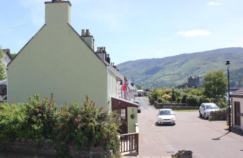 Dornie House | Experience Eilean Donan View: Family-Friendly 4-Star Escape